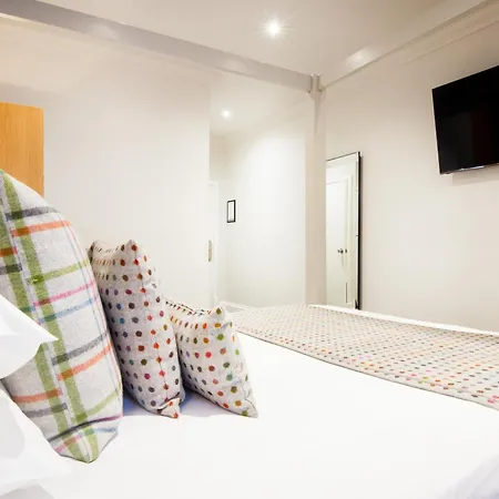White Hart Hotel & Apartments-3